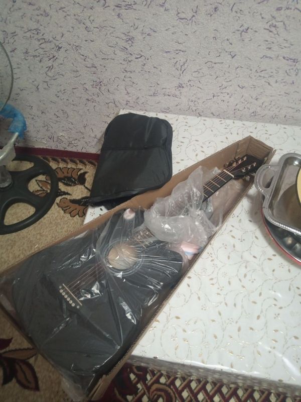 Gitara Akustik yangi