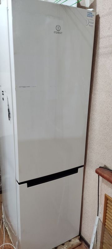 Холодильник Indesit