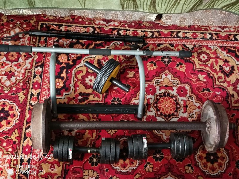 Спорт анжомларини сотаман Спорт анжомларини сотаман