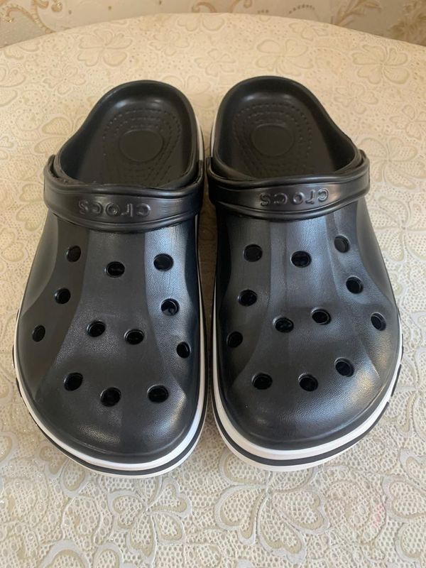 Тапки новые Crocs