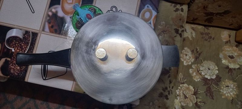 Продаётся советская скороварка. Продаётся советская скороварка.