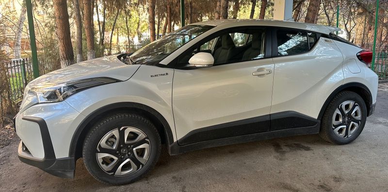 Toyota C-HR EV 2021