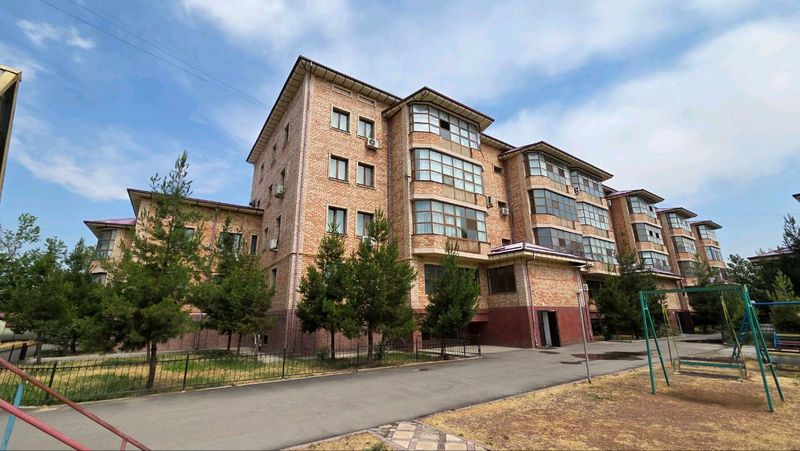 Каартира сотилади срочна 135 кв.м Яшнобод т. Каартира сотилади срочна 135 кв.м Яшнобод т.