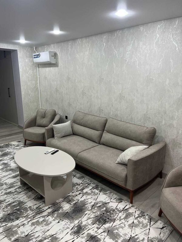 ул.Новомосковская (Аккурганская) 3-комн 3/4 65 м² евроремонт меб/тех
