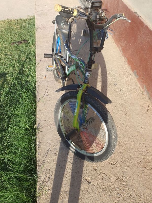 Velosiped sotiladi Velosiped sotiladi