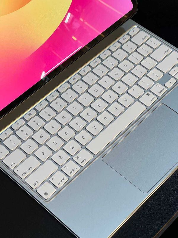 iPad Pro 13” M4 + Magic Keyboard + Apple Pencil Pro c E-Sim! iPad Pro 13” M4 + Magic Keyboard + Apple Pencil Pro c E-Sim!