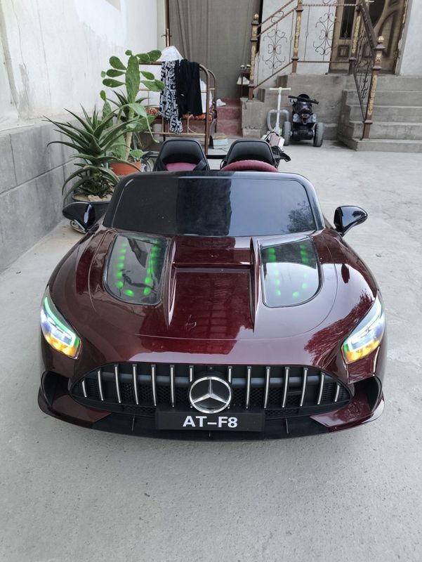 Bolalar mashinasi mercedes GTR Bolalar mashinasi mercedes GTR