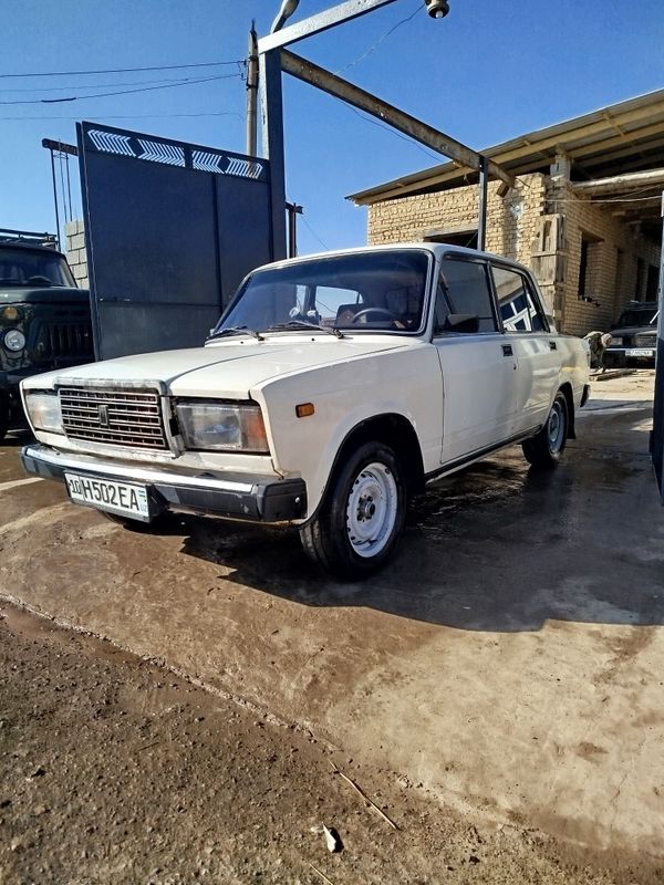 Vaz 2107 yili 1998 benzin