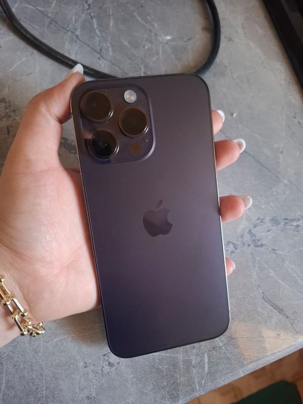 Продается IPhone 14 Pro Max Продается IPhone 14 Pro Max