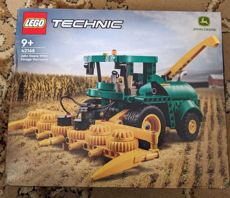 Новый Lego Technic 42168 John Deere 9700 Forage Harvester