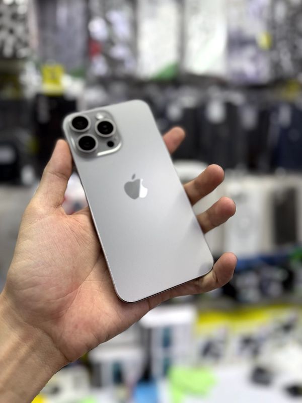 iPhone 15 Pro Max