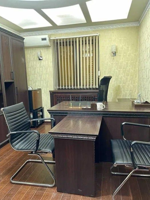 Вдоль дороги 2 кабинета 35м² ул.Мукими с мебелью и техникой