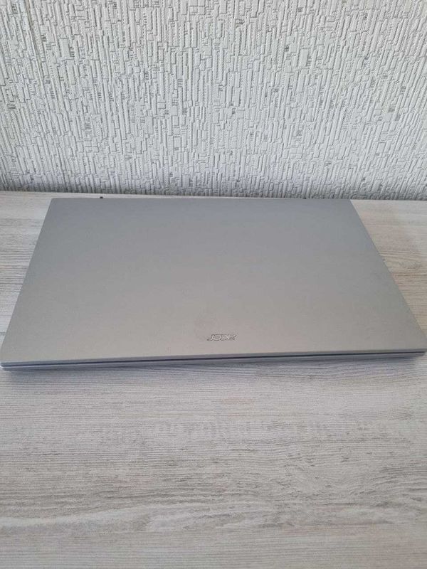 Ноутбук Acer Aspire 3 / Ryzen-7 5700U / 8GB / SSD 512GB / 15.6" Silver Ноутбук Acer Aspire 3 / Ryzen-7 5700U / 8GB / SSD 512GB / 15.6" Silver