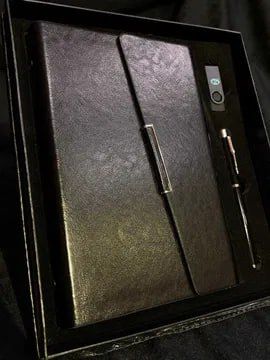 Подарочный набор: блокнот, флешка и ручка в комплекте Подарочный набор: блокнот, флешка и ручка в комплекте
