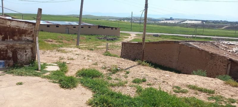 Ferma sotiladi qo'yxona 20 sotix Ferma sotiladi qo'yxona 20 sotix