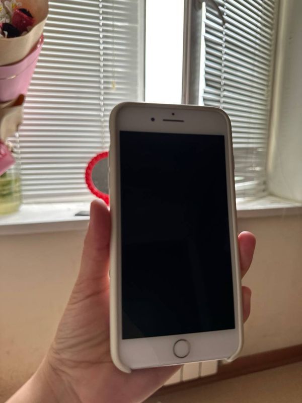 Iphone 8+ sotiladi!!! Iphone 8+ sotiladi!!!