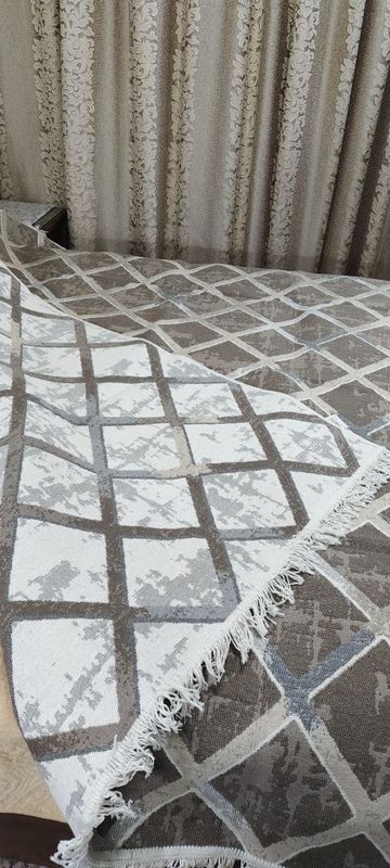 Продается ковер безворсовый 160*230 см.