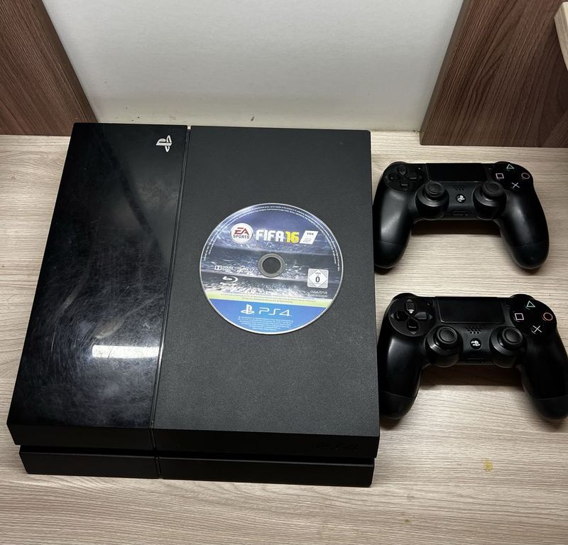 Playstation 4 Fat | 500Gb | 2 joystik Playstation 4 Fat | 500Gb | 2 joystik