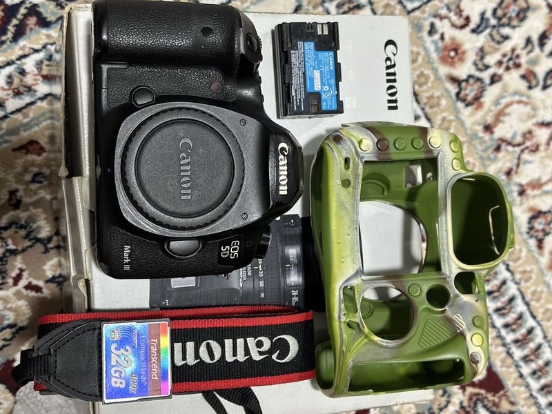 Canon eos 5D mark 3 body sotiladi.