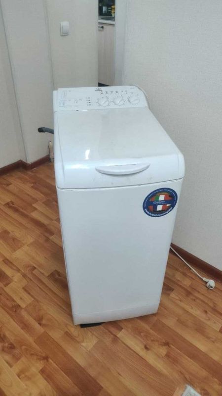 Продается б/у стиральная машина Indesit witl 86, 5 кг, верт. загрузка Продается б/у стиральная машина Indesit witl 86, 5 кг, верт. загрузка