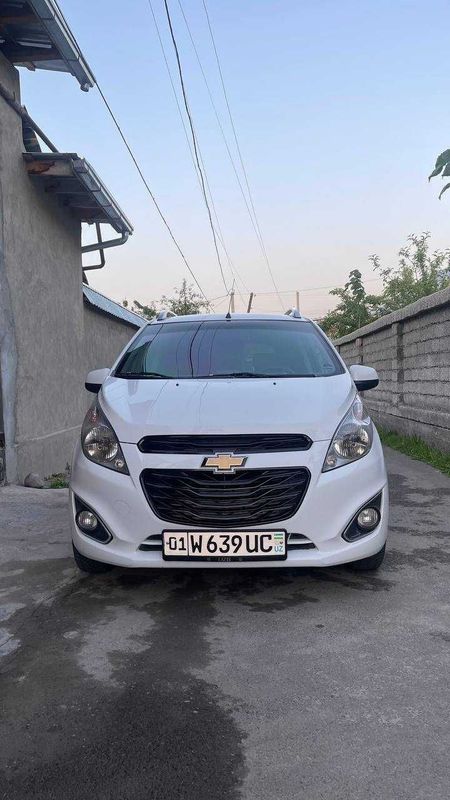 Spark oq avtomat 2020 sotiladi Spark oq avtomat 2020 sotiladi