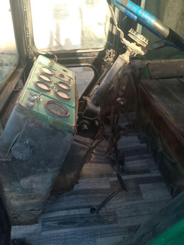 Ttz 80 traktori sotiladi