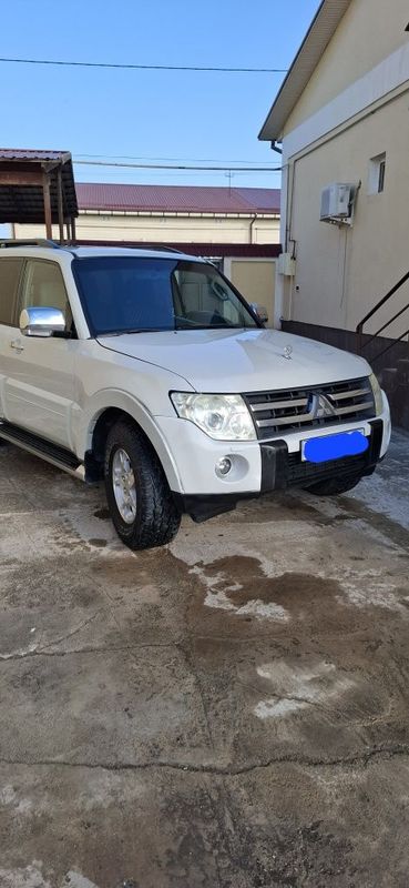 Продаётся MITSUBISHI Pajero