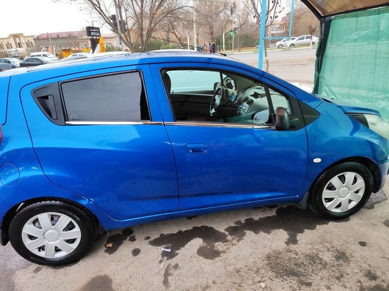 Chevrolet spark 2015