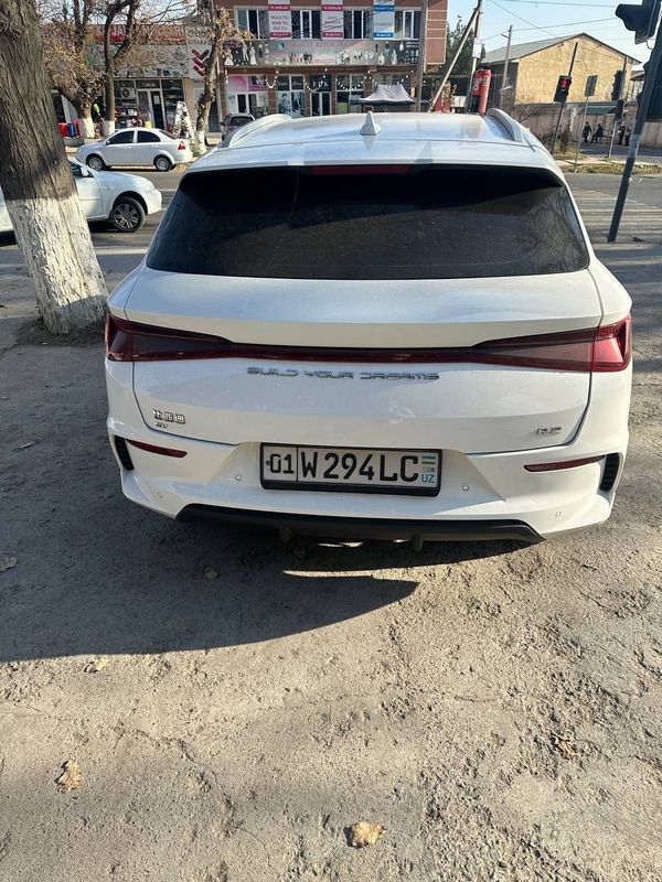 Авто сотилади BYD. E2