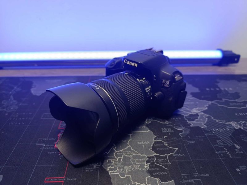 Canon Foto Video aparat zo'r holati qo'shimchalari bilan arzon narxda