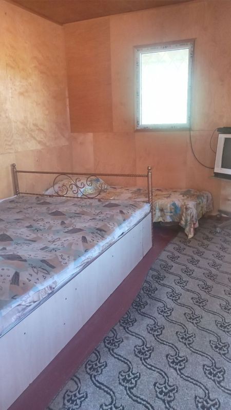 Тапчан сув буйида хонаси Билан дам олишга Тапчан сув буйида хонаси Билан дам олишга