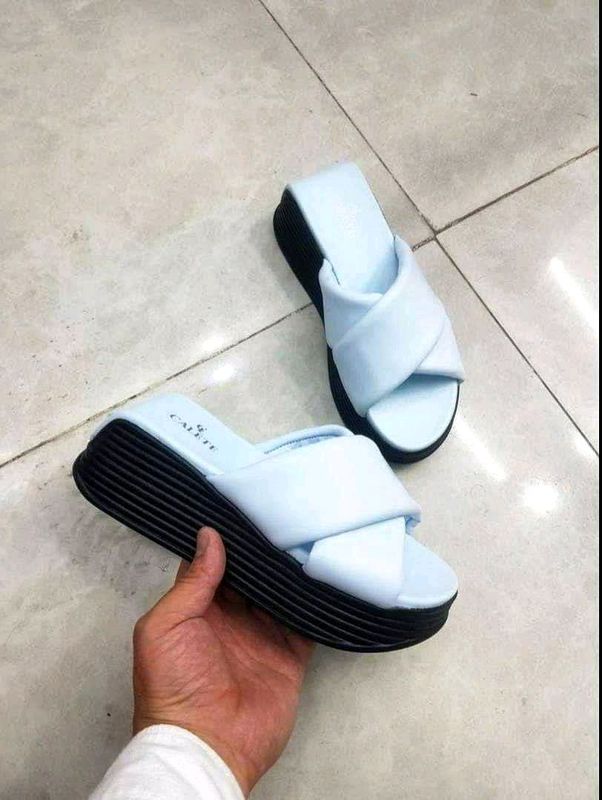 Шикарные шлёпки тапочки модель Bottega Veneta кожа Шикарные шлёпки тапочки модель Bottega Veneta кожа
