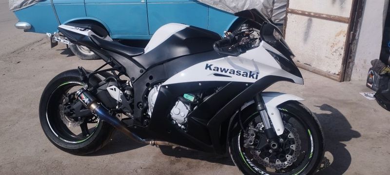 Kawasaki zx10r Sotiladi