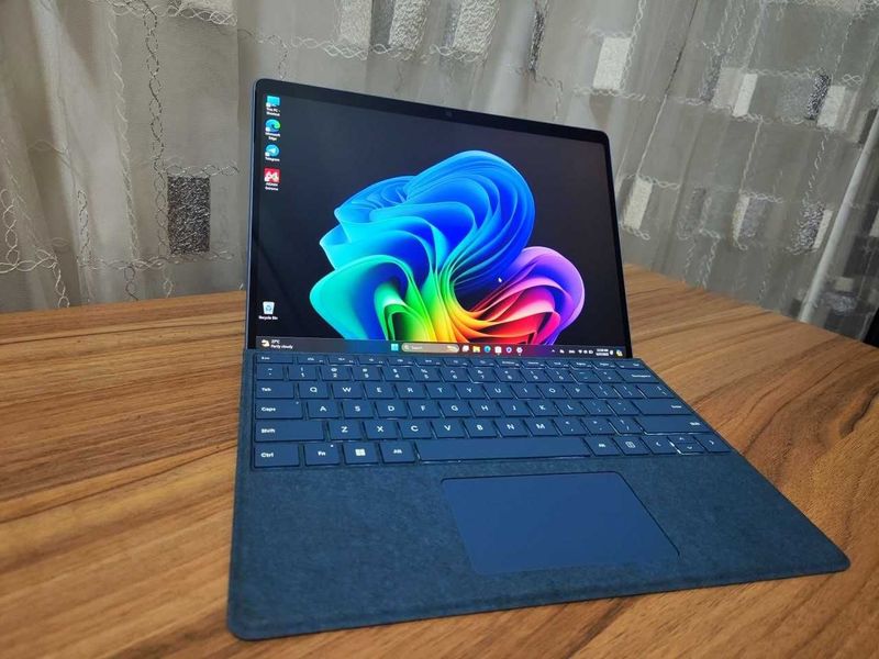 Microsoft Surface Pro 11 Microsoft Surface Pro 11