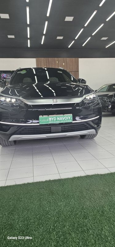 BYD Tang qora , natariusga tayyor BYD Tang qora , natariusga tayyor