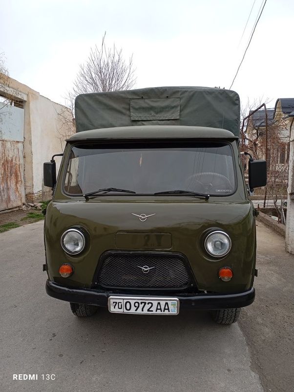 Uaz 452 sotiladi 100 lik metani bor xolati a'lo 1978 yil.