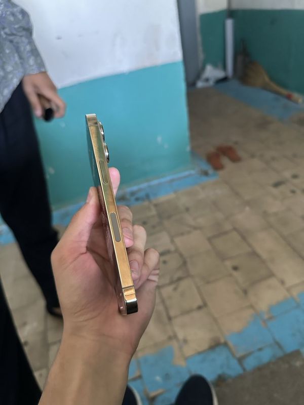 Iphone 13 pro gold 128gb 5G Iphone 13 pro gold 128gb 5G