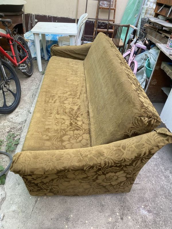 Продам диван старый советский