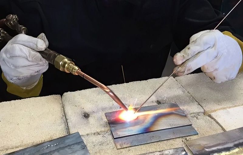 Сварщик газ сварка хизмати электро сварка ишларини киламиз. Сварщик газ сварка хизмати электро сварка ишларини киламиз.