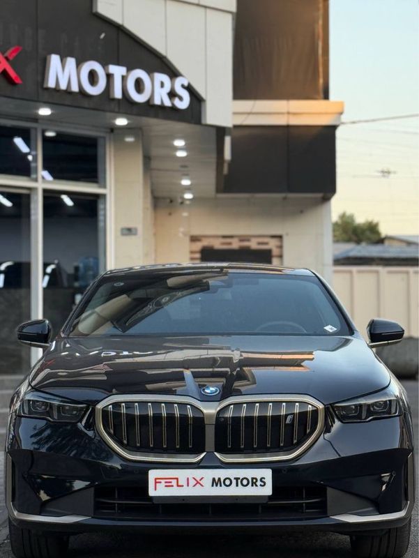 BMW i5 eDrive 35L