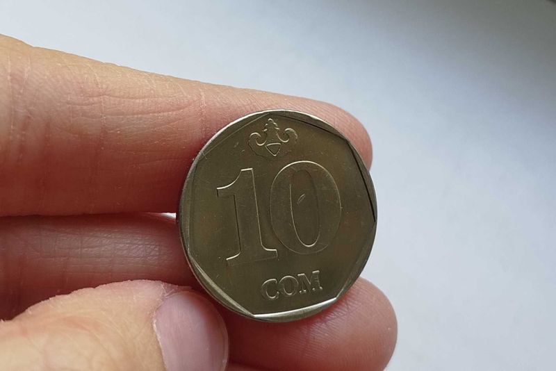 Монета 10 сом Киргизия Монета 10 сом Киргизия