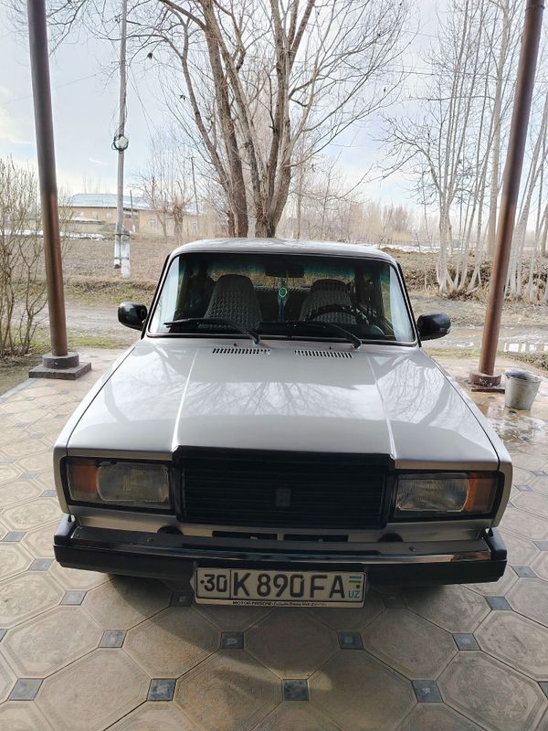 Lada 2107 bir qol