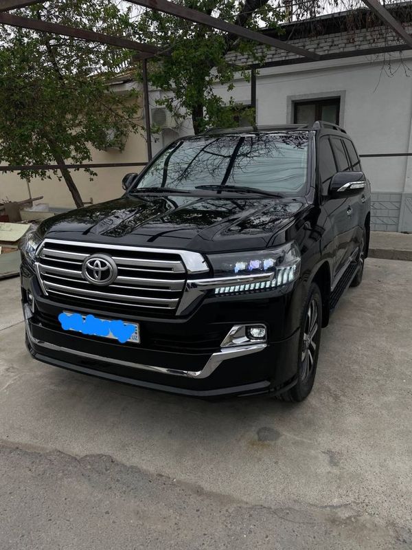 Toyota Land Cruiser 200 (Full pozitsiza) Toyota Land Cruiser 200 (Full pozitsiza)