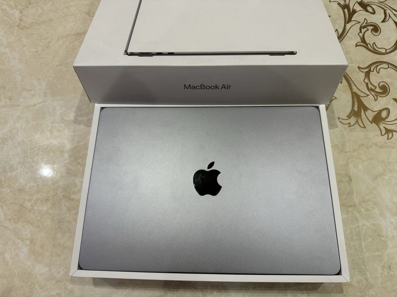 Продается macbook air M2 новый паспорт каробка все есть куплино в Коре Продается macbook air M2 новый паспорт каробка все есть куплино в Коре