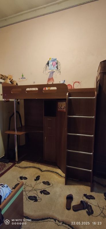 Кровать 3 в 1, с партой и шкафом Кровать 3 в 1, с партой и шкафом