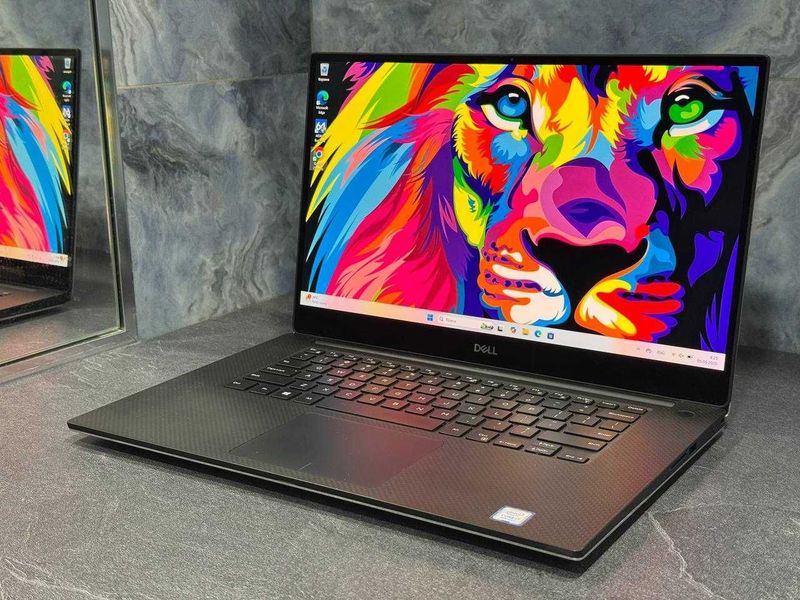 Dell XPS 15 / Core i7 9750H / 32Gb / 1Tb / GTX 1650 / 4K OLED Dell XPS 15 / Core i7 9750H / 32Gb / 1Tb / GTX 1650 / 4K OLED