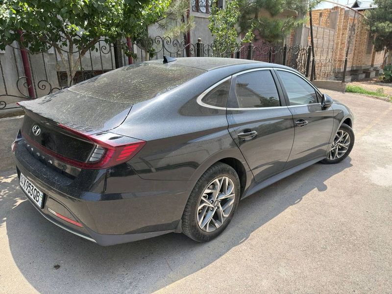HYUNDAI SANATA