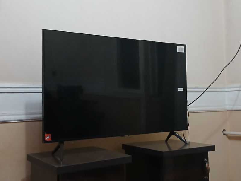 smart telivizor 43tali holati yangi