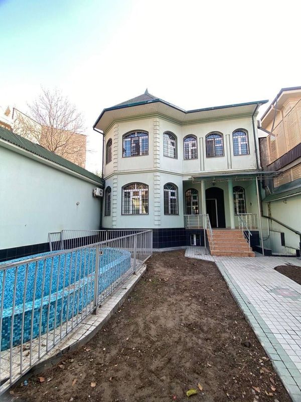 Продаётся Дом 4.4 соток ремонт ул.Юнуса Раджаби м.Космонавты Продаётся Дом 4.4 соток ремонт ул.Юнуса Раджаби м.Космонавты