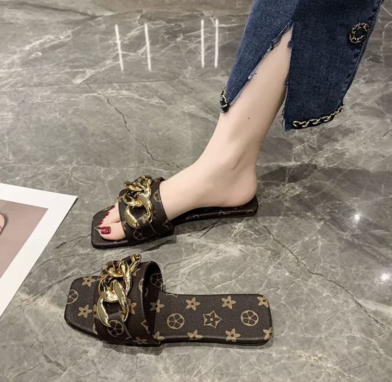 Тапочки Louis Vuitton, размер 40-41 Тапочки Louis Vuitton, размер 40-41